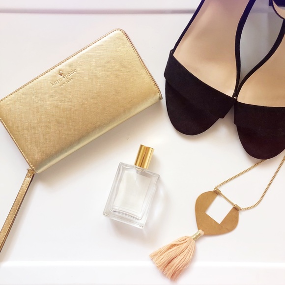 kate spade Handbags - Kate Spade wristlet